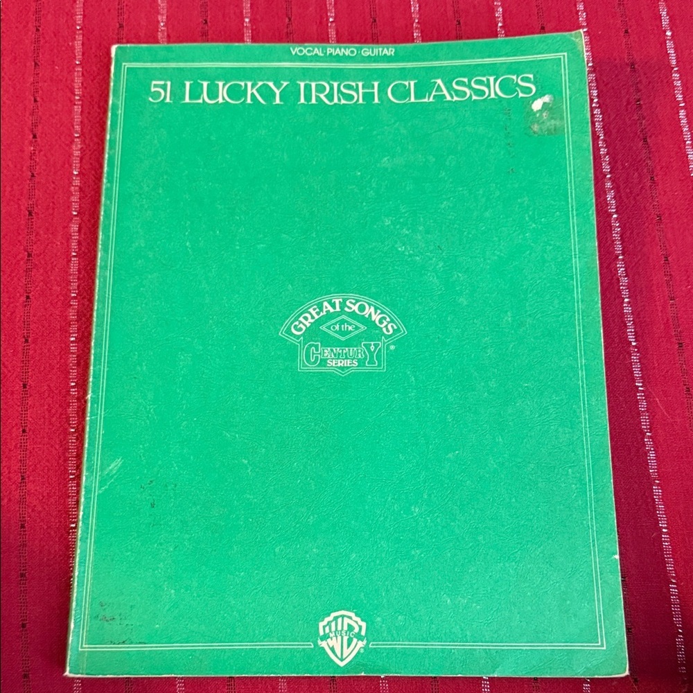 Warner Bros. Music 51 Lucky Irish Classics Green Songbook 9x11.5”
